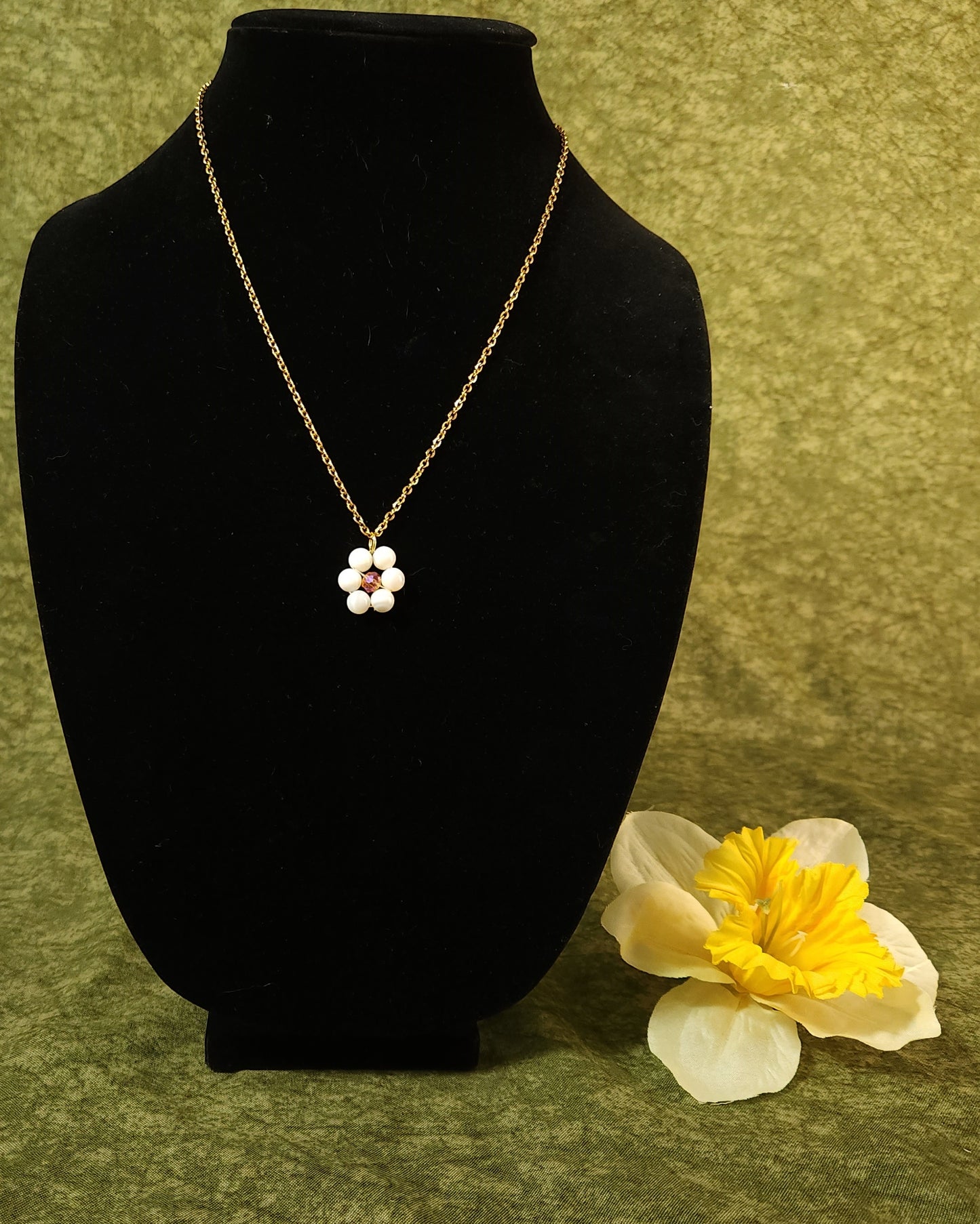 Daisy Necklace